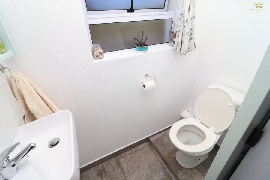 2 Bedroom Property for Sale in Pearly Beach Western Cape